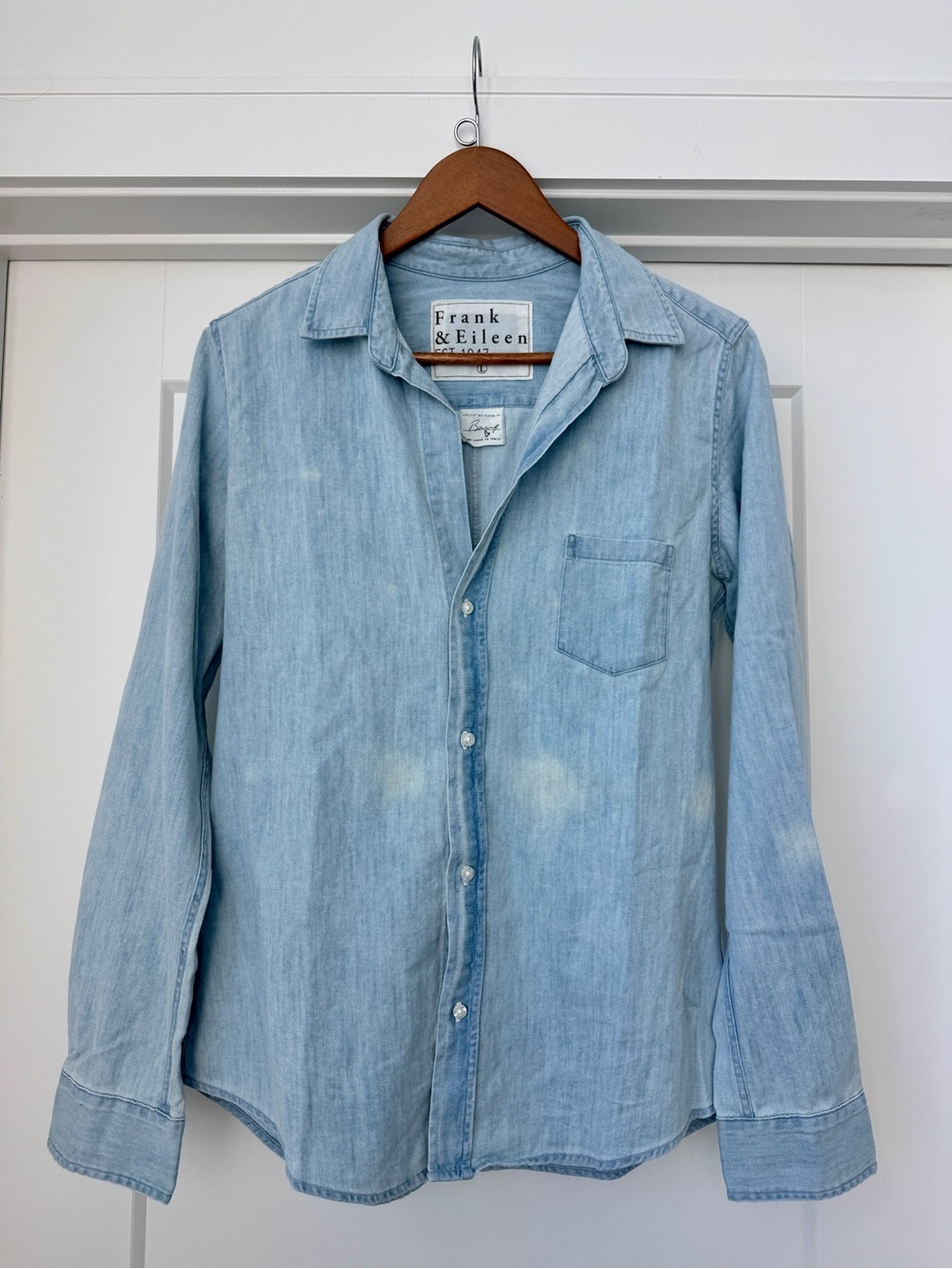 NWOT *Flaw* Frank & Eileen Barry Famous Denim Shirt Size Large